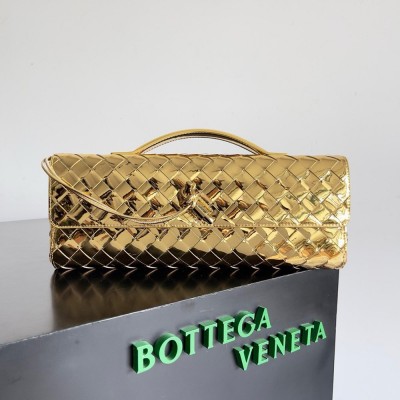 Bottega Veneta Andiamo Clutch with Handle in Gold Metallic Leather IAMBS240164