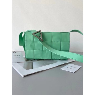 Bottega Veneta Cassett Bag In Fountain Wrinkled Calfskin IAMBS240111