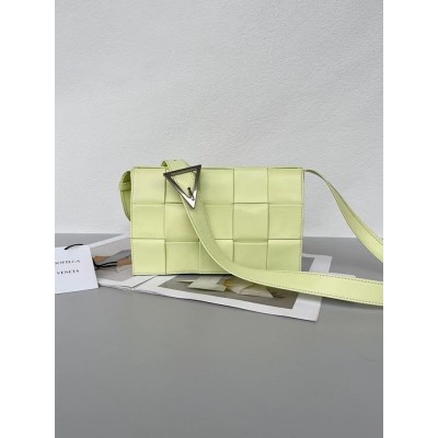 Bottega Veneta Cassett Bag In Lemon Wrinkled Calfskin IAMBS240114