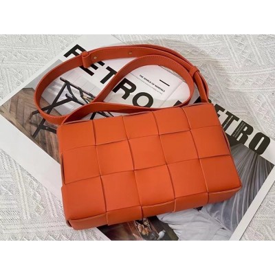 Bottega Veneta Cassett Bag In Orange Intrecciato Lambskin IAMBS240117