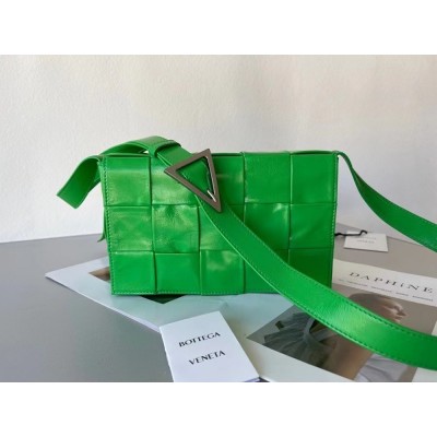 Bottega Veneta Cassett Bag In Parakeet Wrinkled Calfskin IAMBS240118