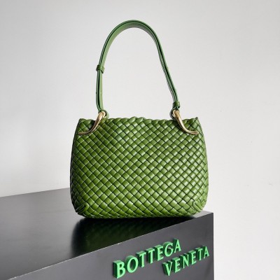 Bottega Veneta Clicker Small Bag in Avocado Intrecciato Lambskin IAMBS240159