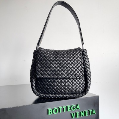 Bottega Veneta Cobble Small Bag in Black Intrecciato Leather IAMBS240182