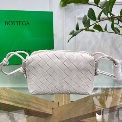 Bottega Veneta Loop Mini Bag In White Intrecciato Lambskin IAMBS240292