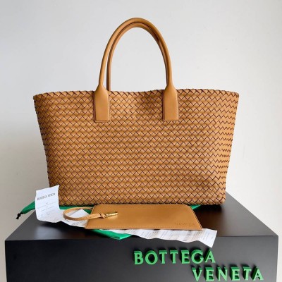 Bottega Veneta Medium Cabat Bag In Caramel Intrecciato Lambskin IAMBS240076