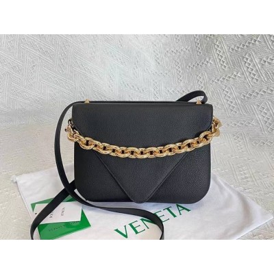 Bottega Veneta Mount Medium Envelope Bag In Black Leather IAMBS240322