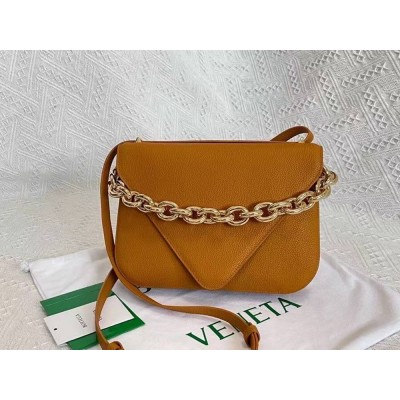 Bottega Veneta Mount Medium Envelope Bag In Cob Leather IAMBS240324