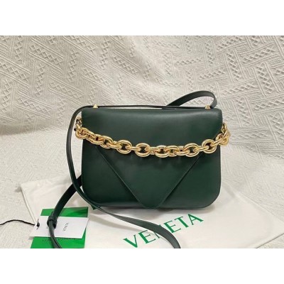 Bottega Veneta Mount Medium Envelope Bag In Green Calfskin IAMBS240326