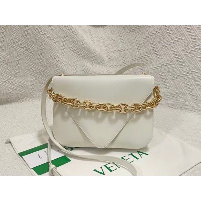 Bottega Veneta Mount Medium Envelope Bag In White Calfskin IAMBS240328