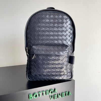 Bottega Veneta Small Backpack In Dark Blue Intrecciato Calfskin IAMBS240055