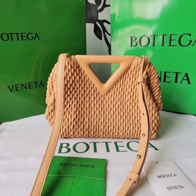 Bottega Veneta Small Point Bag In Peachy Quilted Leather IAMBS240377