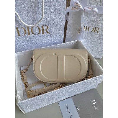 Dior CD Signature Chain Bag in Beige Calfskin IAMBS241218
