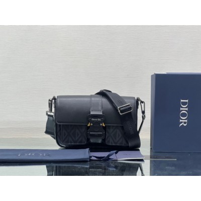 Dior Hit the Road Messenger Bag In Black CD Diamond Canvas IAMBS241078