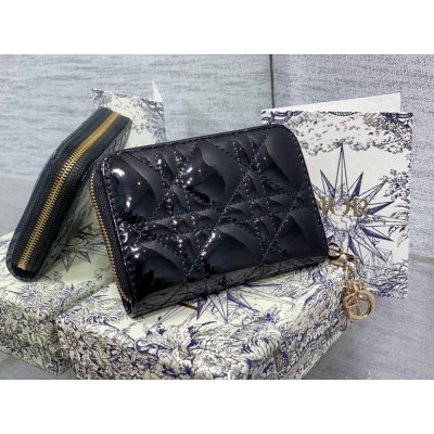 Dior Lady Dior Voyageur Small Coin Purse in Black Patent Leather IAMBS240859