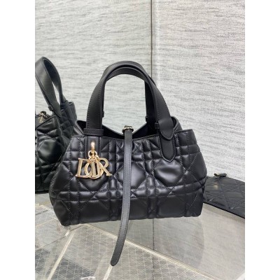 Dior Toujours Small Bag in Black Macrocannage Calfskin IAMBS241258