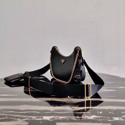 Prada Re-Edition 2005 Shoulder Bag In Black Saffiano Leather IAMBS242146