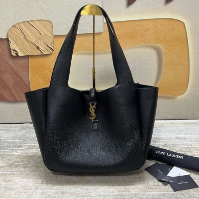 Saint Laurent Bea Tote Bag in Black Grained Leather IAMBS242685