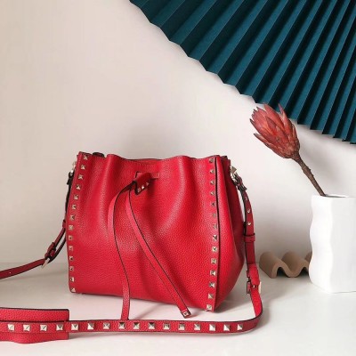 Valentino Small Rockstud Bucket Bag In Red Grained Calfskin IAMBS242774